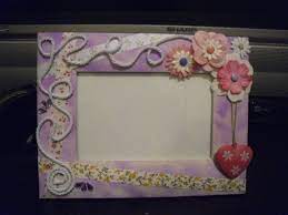 Cornice Decorata Con Cordino Fiori Di Carta E Un Cuore Di Metallo Frame Decor Cards