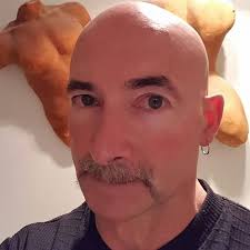 Não quero ser namorisca, mas sempre que um homem mais velho gosta das  minhas fotos quero perseguir o perfil dele 😊