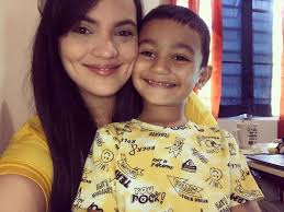 Jaclyn Abbott's Instagram, Twitter & Facebook