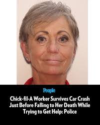 Julie Mallow's Instagram, Twitter & Facebook