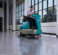 Laveuse de sol autoportée T7+ | Tennant Company