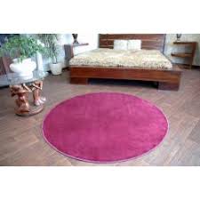 Runde teppiche machen sich besonders gut unter möbeln in gleicher form ‒ unter runden esstischen, couchtischen usw. Besten Teppiche Ch