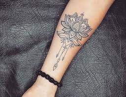 Pin Von Serpil Auf Mama Tattoos Tattoo Ideen Unterarm Tattoos Fur Mutter Tatowierungen