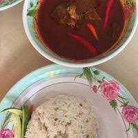 Apart from nasi dagang, this restaurant is also sold nasi lemak as an option. Nasi Dagang Kak Pah 2 Kuala Terengganu Terengganu