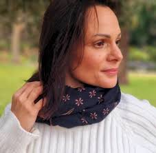 Sciarpa donna LOOP autunno inverno con stampa floreale giapponese e  lavorazione a maglia blu mélange