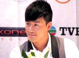 Lâm Phong vui vì được hát với người đẹp