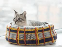 This free cat bed pattern can be completed in just an hour. 12 Free Crochet Patterns For Cat Beds Aabhar Creations