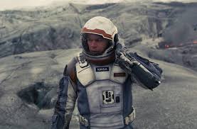.မက်ဒေမွန်(matt damon)နဲ့ ဘန်အဲဖလက်(ben affleck)ကိုယ်တိုင် interstellar (2014). Anne Hathaway Was Grateful Because Matt Damon Complained On Interstellar S Set Here S Why The Global Coverage