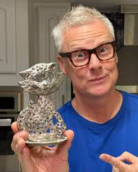 Grabbed this at a garage sale this morning for $1. Cute but zero clue what  this is though. 🤔