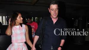 Ileana d'cruz (născută la 1 noiembrie 1987) este o actriță și model indian care apare predominant în filmele în limba telugu și hindi. Is Lleana D Cruz Expecting Her First Child With Boyfriend Andrew Kneebone