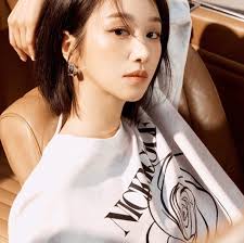 文佳煐、徐睿知同款「英倫玫瑰T」默默爆紅！首爾潮牌NICK&NICOLE酷甜風席捲街頭3大亮點+必收單品一次看