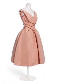 Christian Dior Maison De Couture Paris 1957 Collection Automne Hiver Haute Couture 20e Siecle 2de Moi Robe Cocktail Robe De Soiree Paris Idees De Mode