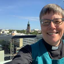 Ruth Carroll (@RuthCarro)