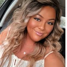 Celeste Collins's Instagram, Twitter & Facebook