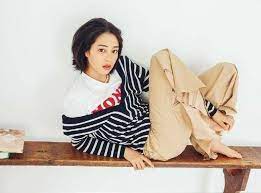 広瀬すず おしゃれまとめの人気アイデア pinterest gz 東京ファッション 座っているポーズ 広瀬すず 写真集