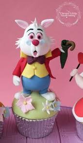 The actual date of publication is november 26, so to celebrate this, and the second alice in wonderland movie that's coming out in 2016, we're making unbirthday cake cupcakes. 31 Best Alice In Wonderland Cupcakes Ideas Alice In Wonderland Cupcakes Alice In Wonderland Wonderland