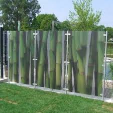 Sichtschutz Aus Glas Fur Den Garten Glasprofi24 Sichtschutz Glas Sichtschutz Windschutz Glas