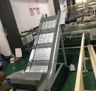 Modular Plastic Flexible Chain Conveyor Belt / Top Chain Conveyor for  Beverage OEM ODM