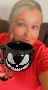 Drinking my maple pecan coffee with pumpkin spice creamer and eating a  pumpkin cheesecake cookie while watching my favorite movie Halloween 1978  🧡🔪🖤🔪🧡🔪🖤