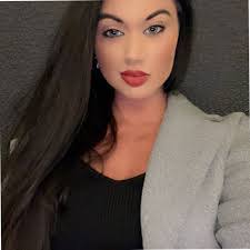 Heather Thrift's Instagram, Twitter & Facebook