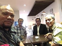 Saya merupakan seorang public speaker yang telah melahirkan ramai speaker, trainer, leader, motivator, usahawan yang petah bercakap. Dato Roslan Ab Hamid Denaihati