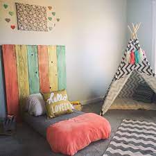 15 Reasons To Fall In Love With Floor Beds Momooze Com Montessori Toddler Bedroom Toddler Bedrooms Girl Room
