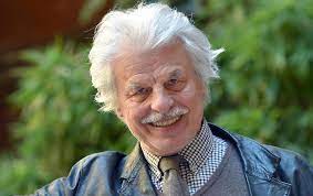Michele placido (ascoli satriano, 19 maggio 1946) è un attore, regista e sceneggiatore italiano.a livello internazionale è conosciuto per il ruolo del commissario di polizia corrado cattani, interpretato nelle prime quattro stagioni della celebre serie televisiva la piovra. Chi E Michele Placido Eta Altezza Moglie Figli Vita Privata