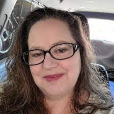 Amanda Nale's Instagram, Twitter & Facebook