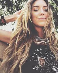 Country singer Kylie Rae Harris dies in car accident