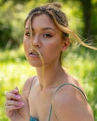 Grace Powell's Instagram, Twitter & Facebook