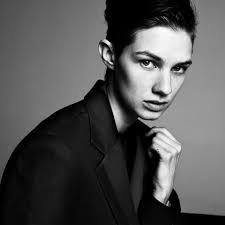 8 Stunningly Beautiful Androgynous Models Androgynous Models Androgynous Nonbinary Model