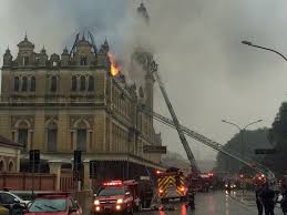 Um incêndio atingiu o museu da língua portuguesa, anexado à estação da luz, em são paulo foto: Incendio Atinge Museu Da Lingua Portuguesa Em Sao Paulo Mobilidade Sampa