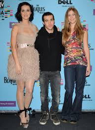 Peter michael davidson (born november 16, 1993) is an american comedian, actor, writer and producer. Pete Wentz Grosse Wie Gross