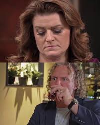 That six pack has turned into a keg...😳...🤣😂 Robyn really seems like the  plural lifestyle is what she wants in her life. Is it money? Is it hurting  another woman by being