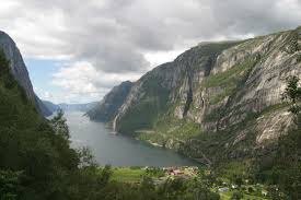 40 kilometres in length and up to 422 metres deep. Lysestrasse Sightseeing Forsand Norway