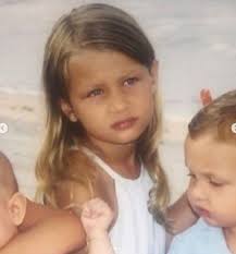 Atv'nin fenomen dizisi 'eşkıya dünyaya hükümdar olmaz'ın eski yıldızı ece hakim, abd'de aşkı buldu. Bella Hadid In Cocukluk Fotografi