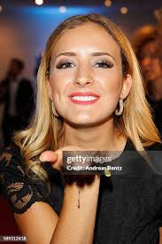 Anna Noe's Instagram, Twitter & Facebook