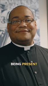 Kelly Lindquist-Ray's world was shattered when her husband Ian was  diagnosed with Leukemia in 2021 while Kelly was pregnant with their seventh  child. As they managed Ian's illness, Kelly learned the astonishing