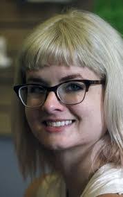 Cyndi Laird's Instagram, Twitter & Facebook