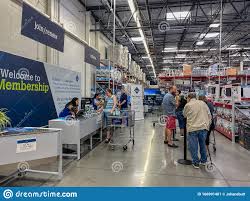 Sam's club miami fl locations, hours, phone number, map and driving directions. Der Kundenservice Die Mitgliedschaft Und Die Ruckgabe Im Sams Club Redaktionelles Foto Bild Von Klumpen Schreibtisch 166991461