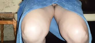 Mommy Accidentally Flashed Her Pussy: Flashing Porn | xHamster