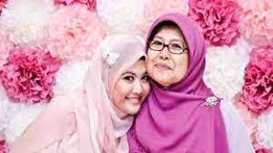 Sebenarnya, mana yang harus didahulukan, menafkahi ibu atau istri? Hukum Mendahulukan Ibu Daripada Istri Dalam Islam Dalamislam Com