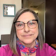 Desirae Hunt's Instagram, Twitter & Facebook