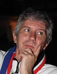 JA H R B U C H 2 010