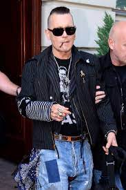 Jun 19, 2021 · im rosenkrieg zwischen johnny depp und amber heard erhoben beide seiten schwere vorwürfe gegeneinander. Johnny Depp Starportrat News Bilder Gala De