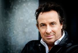 Marco borsato was born in the netherlands to parents mary de graaf and roberto borsato. Marco Borsato Ging Vreemd Met Vrouw Uit Zijn Fanclub Show Ad Nl