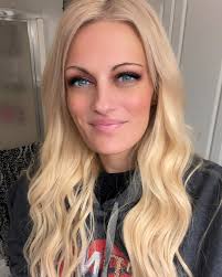 Amber Austin (@glitter_and_barbells423) • Instagram photos and videos