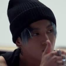 avery kaye 🖤 (@StoryAvery)