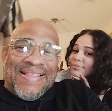 CASUALIDAD? Foto #1 Mi publicación ayer en X. Foto #2 Expresiones de la  gobernadora hoy. Foto #3 Evidencia de la guerra entre TRS y la gobernadora.  No fallo una. El pueblo está