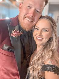 My husband has been offshore in Cali and we didn't get to celebrate our 1st  anniversary together— he comes home next week and we are looking for a  romantic dinner spot, great